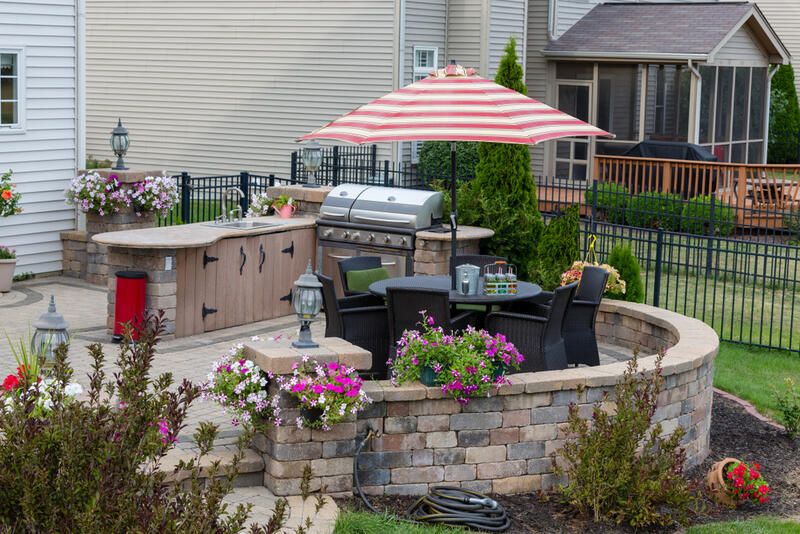 Outdoor Kitchen Ideas to Spruce Up Your Outdoor Space - Shrubhub