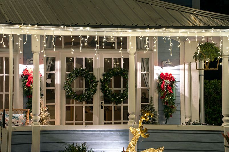 Winter Curb Appeal: Outdoor Lighting & Natural Holiday Decor Ideas - Shrubhub