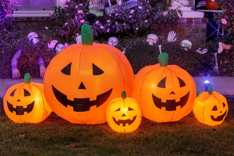 Hair-raising Outdoor Halloween Decor Ideas - Shrubhub