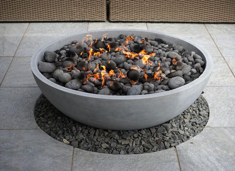 The Pros and Cons of Fire Pits vs Heat Lamps - Shrubhub