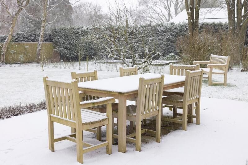 How To Host An Outdoor Party in Winter - Shrubhub