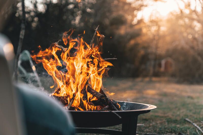 10 Tips to Host an Epic Bonfire Party - Bless'er House