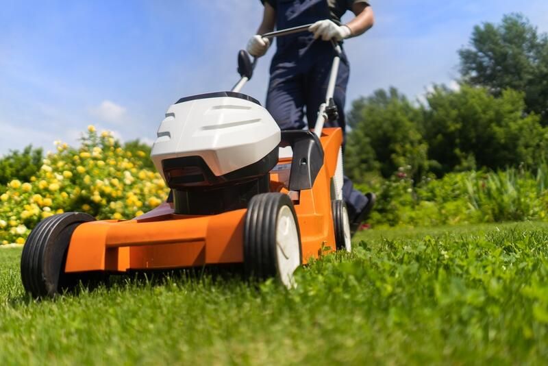 6 Reasons Why Commercial Landscape Maintenance Generates Profit  - Shrubhub