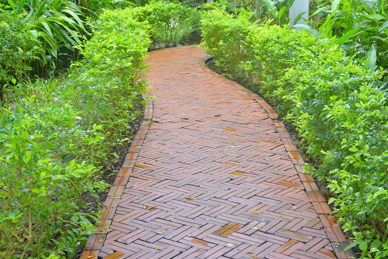 Charming Walkway Ideas to Make Your Garden More Inviting - Shrubhub