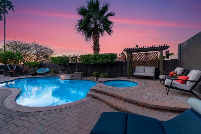 Poolside Landscaping Ideas For a Stunning Garden Focal Point - Shrubhub