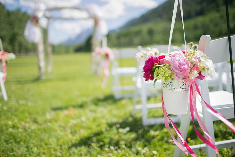 Everything You Need To Know About Planning an Outdoor Wedding - Shrubhub