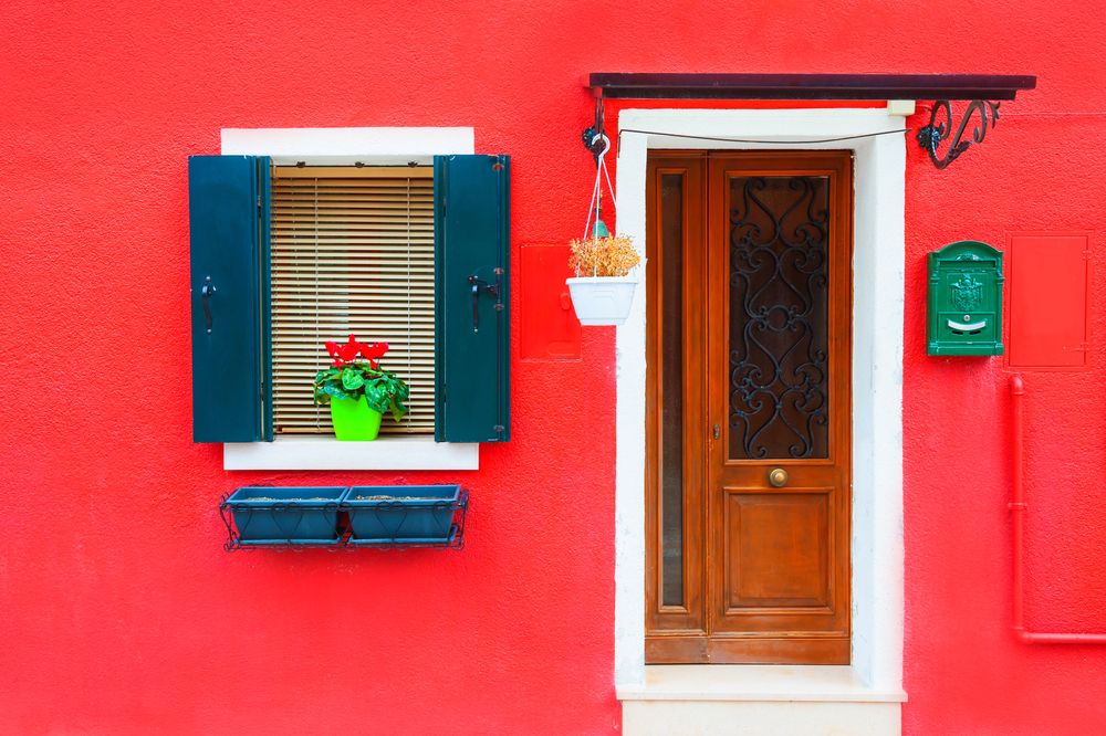 Unveiling the Power of Exterior House Colors: Transforming Your Home's Curb Appeal - Shrubhub