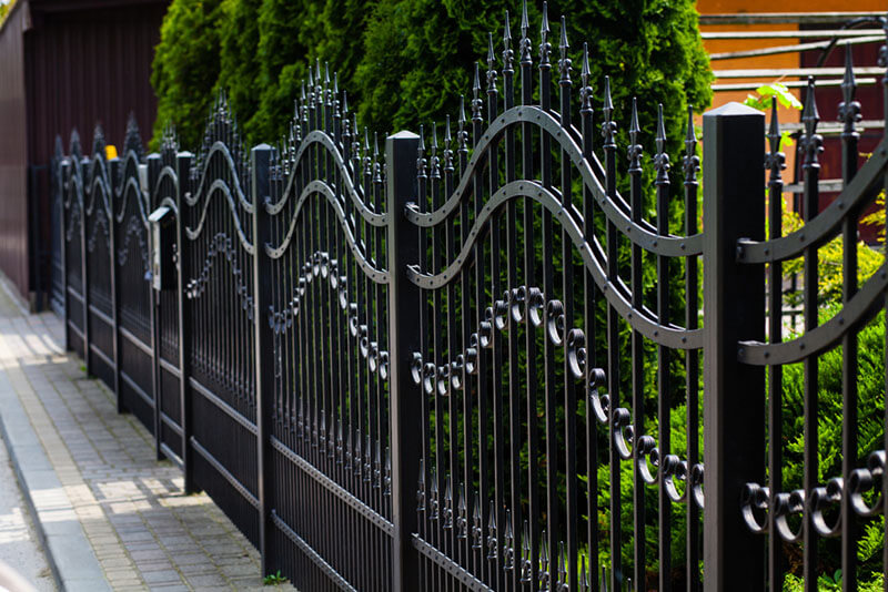 9 Unusual Yard Fencing Options - Shrubhub