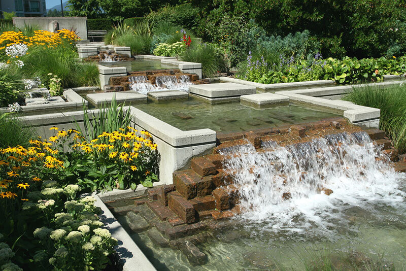 Hardscaping And Water Feature Design Tips for Your Outdoor Space